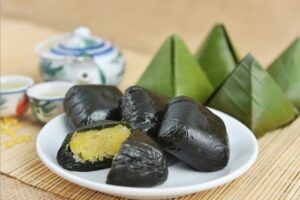 Bánh ít lá gai Hội An