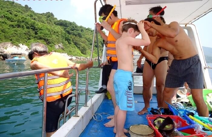 Lặn ngắm san hô Cù Lao Chàm