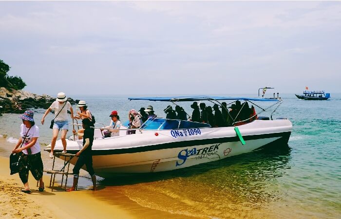 Đi bộ dưới biển Cù Lao Chàm